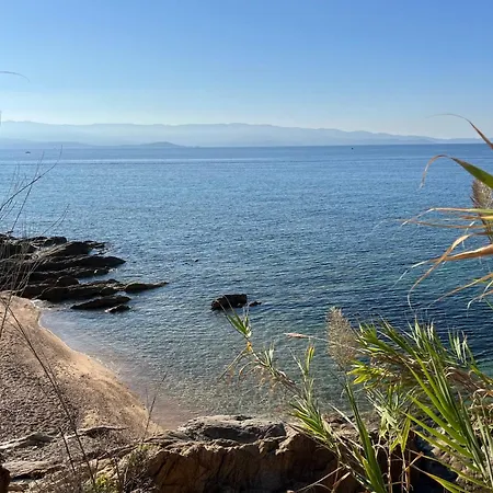 With Panoramic Sea View Apartmán