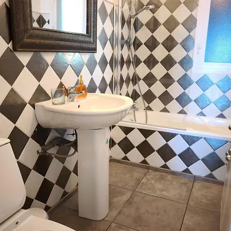 With Panoramic Sea View Apartmán